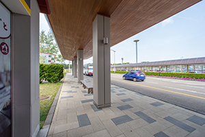 4. 출구로 나오신 뒤 좌측으로 이동합니다.