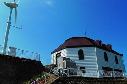 加部島の公園にある白い風車