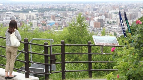 札幌近郊の観光スポットをぐるり周遊コース～藻岩山、旭山、大倉山からの眺望と海の幸・スイーツを楽しむ欲張り旅～