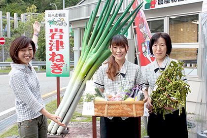 岩津ネギと女性