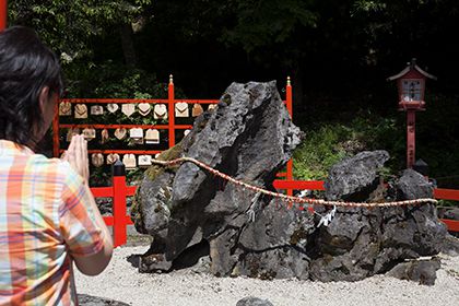 出雲大神宮の岩