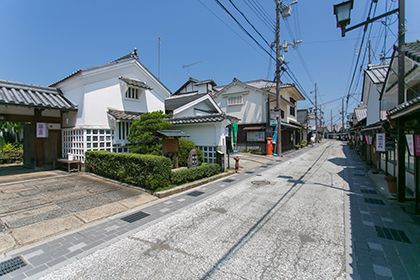 河原町妻入商家群