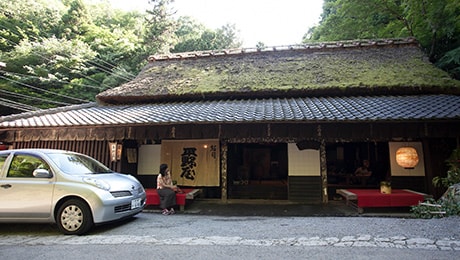 涼を求めて、奥嵯峨からるり渓へ～風情ある町並みを抜け、パワースポットを巡る～