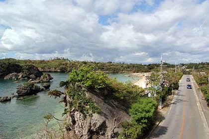 宮城島の海と車道